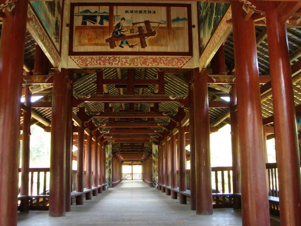 地坪风雨桥